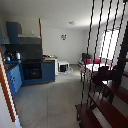 Apartman Sunset Plomin Exterior photo